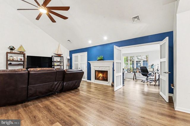 104 CAMBRIDGE DR, Hershey, PA 17033