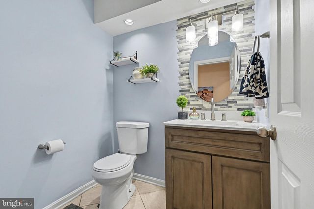 104 CAMBRIDGE DR, Hershey, PA 17033