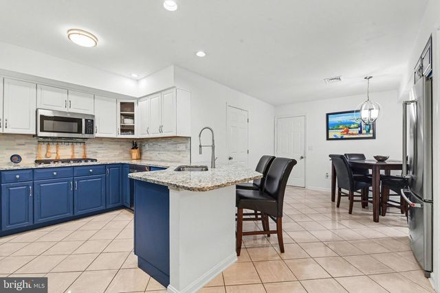 104 CAMBRIDGE DR, Hershey, PA 17033