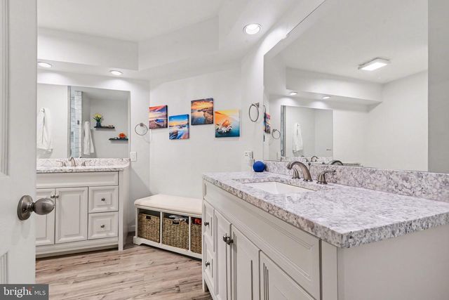 104 CAMBRIDGE DR, Hershey, PA 17033