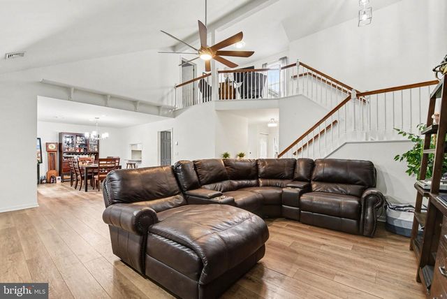 104 CAMBRIDGE DR, Hershey, PA 17033