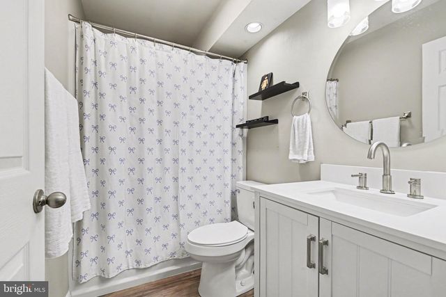 104 CAMBRIDGE DR, Hershey, PA 17033