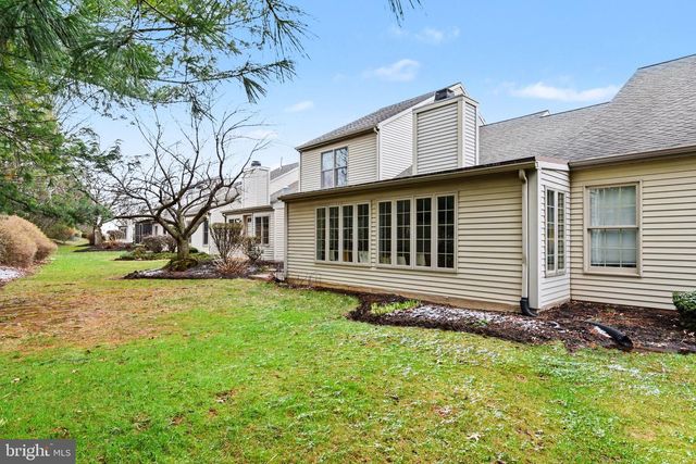 104 CAMBRIDGE DR, Hershey, PA 17033