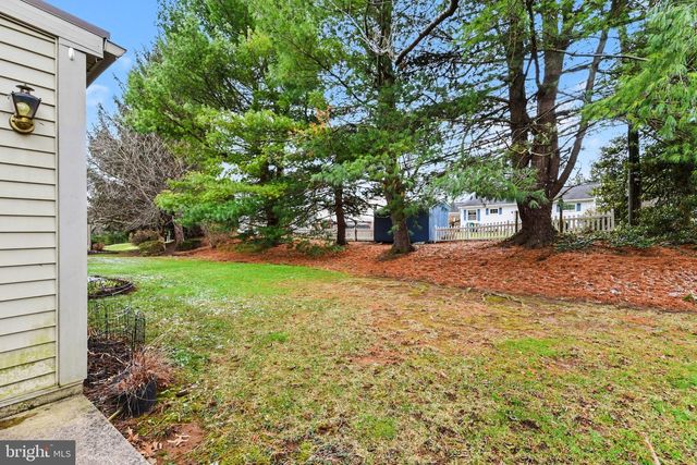 104 CAMBRIDGE DR, Hershey, PA 17033