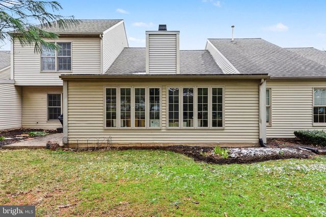 104 CAMBRIDGE DR, Hershey, PA 17033