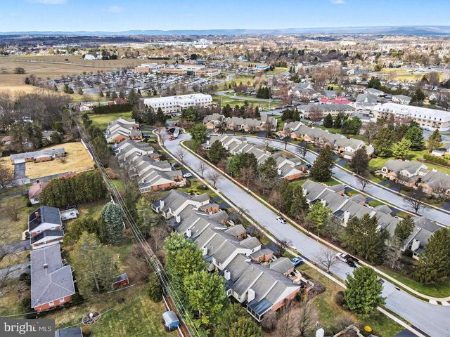 104 CAMBRIDGE DR, Hershey, PA 17033