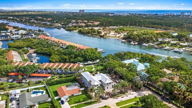 2267 Windsor Road, Palm Beach Gardens, FL 33410