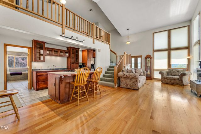 919 Scott Drive, Grants Pass, OR 97527