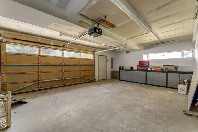 919 Scott Drive, Grants Pass, OR 97527