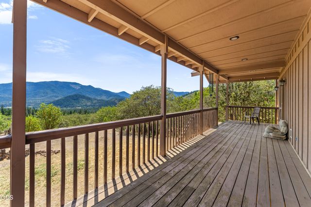 919 Scott Drive, Grants Pass, OR 97527