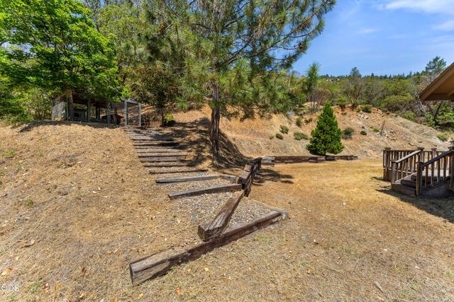 919 Scott Drive, Grants Pass, OR 97527