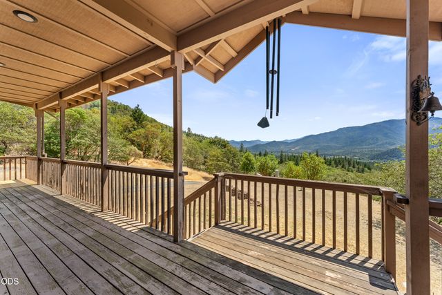 919 Scott Drive, Grants Pass, OR 97527
