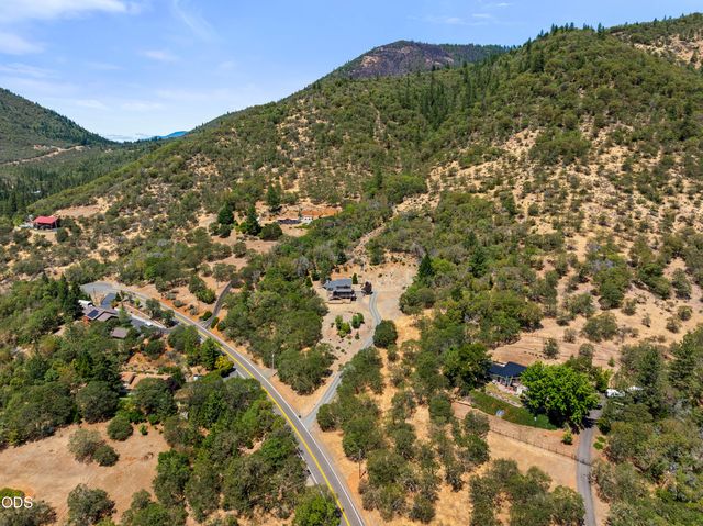 919 Scott Drive, Grants Pass, OR 97527