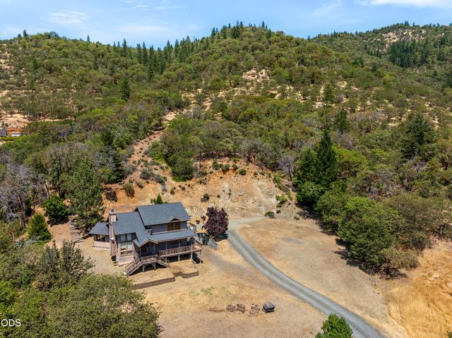 919 Scott Drive, Grants Pass, OR 97527