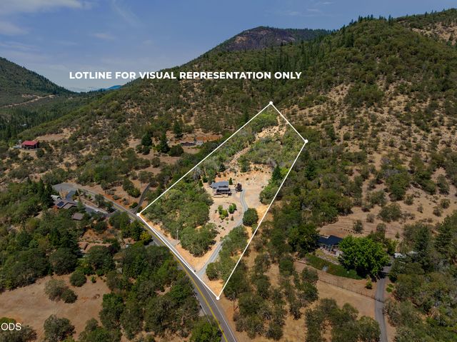 919 Scott Drive, Grants Pass, OR 97527