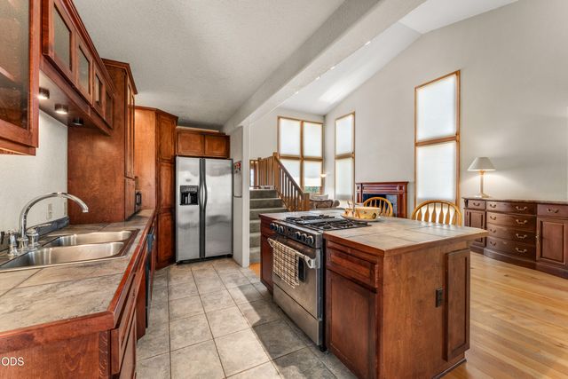 919 Scott Drive, Grants Pass, OR 97527