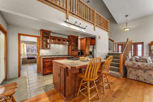 919 Scott Drive, Grants Pass, OR 97527