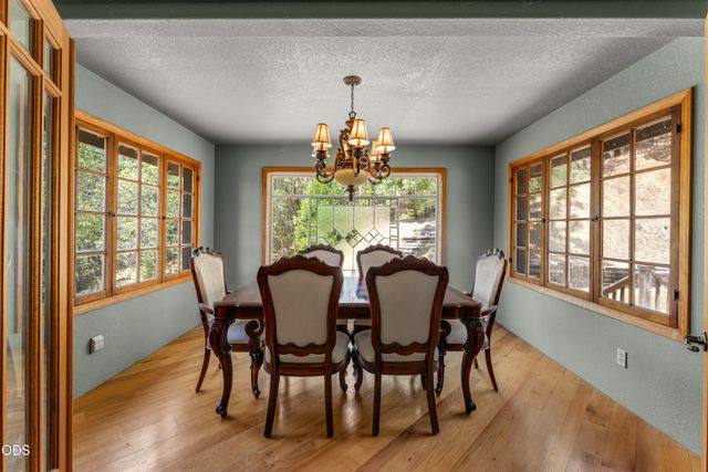 919 Scott Drive, Grants Pass, OR 97527