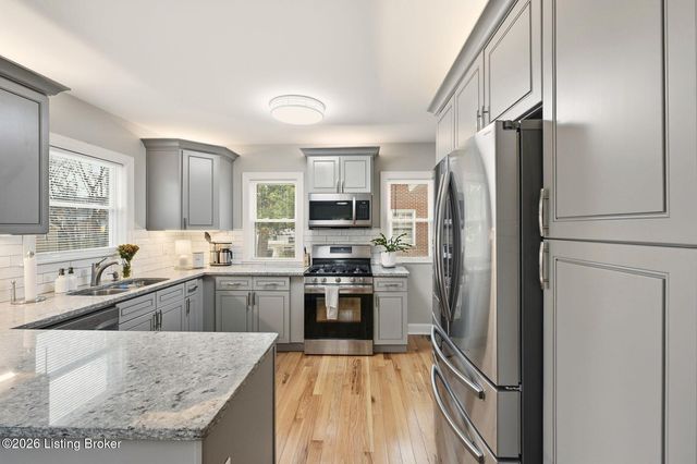 228 Sage Rd, Louisville, KY 40207