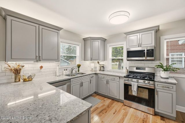228 Sage Rd, Louisville, KY 40207