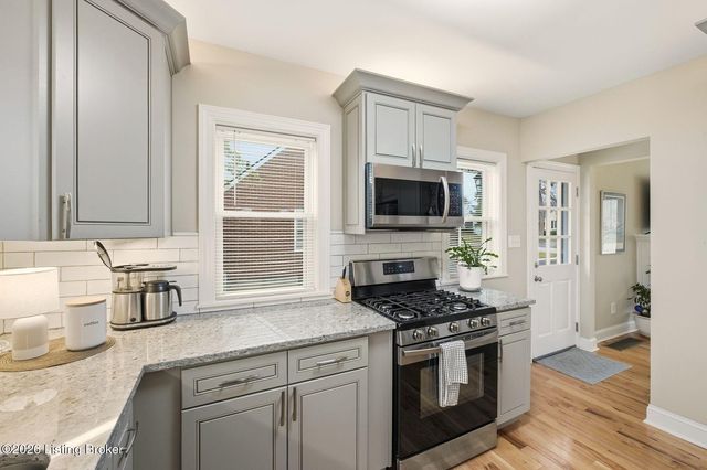 228 Sage Rd, Louisville, KY 40207