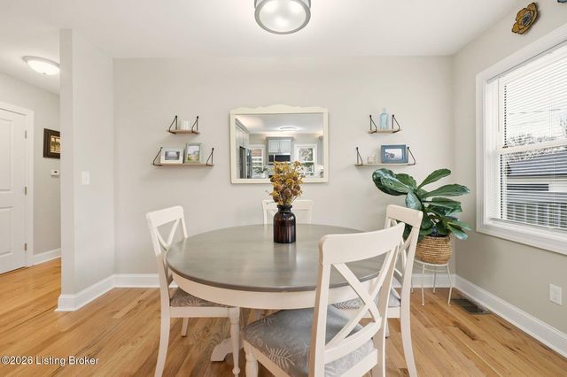 228 Sage Rd, Louisville, KY 40207