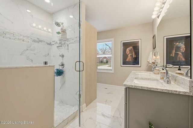 228 Sage Rd, Louisville, KY 40207
