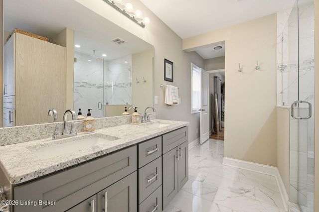 228 Sage Rd, Louisville, KY 40207