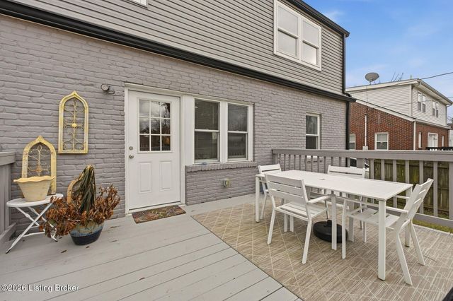 228 Sage Rd, Louisville, KY 40207