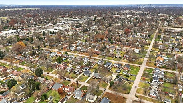 228 Sage Rd, Louisville, KY 40207