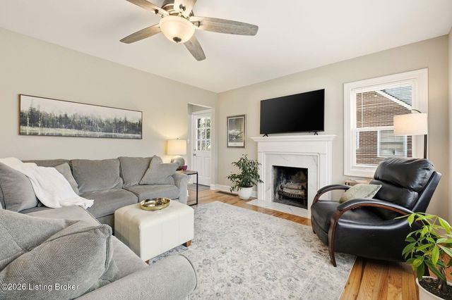 228 Sage Rd, Louisville, KY 40207