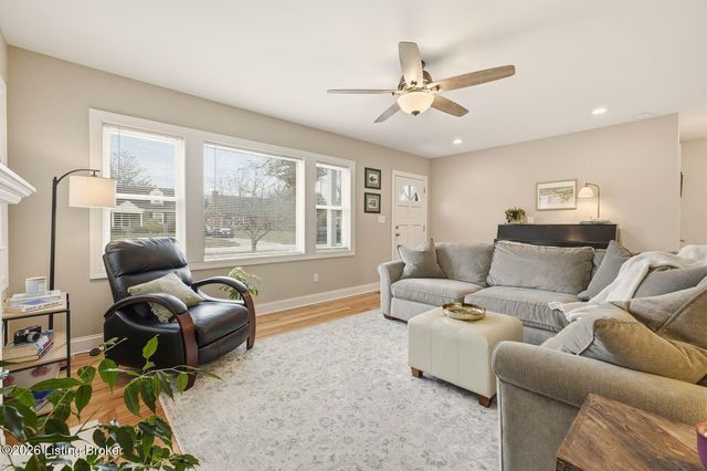 228 Sage Rd, Louisville, KY 40207