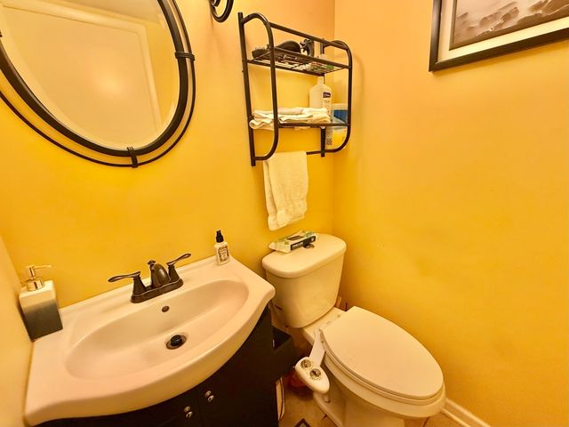 752 Biloxie Court 752, Carol Stream, IL 60188