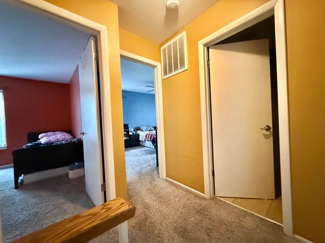 752 Biloxie Court 752, Carol Stream, IL 60188