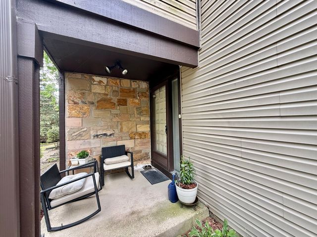 752 Biloxie Court 752, Carol Stream, IL 60188
