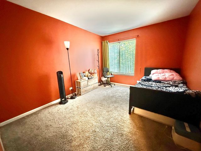 752 Biloxie Court 752, Carol Stream, IL 60188