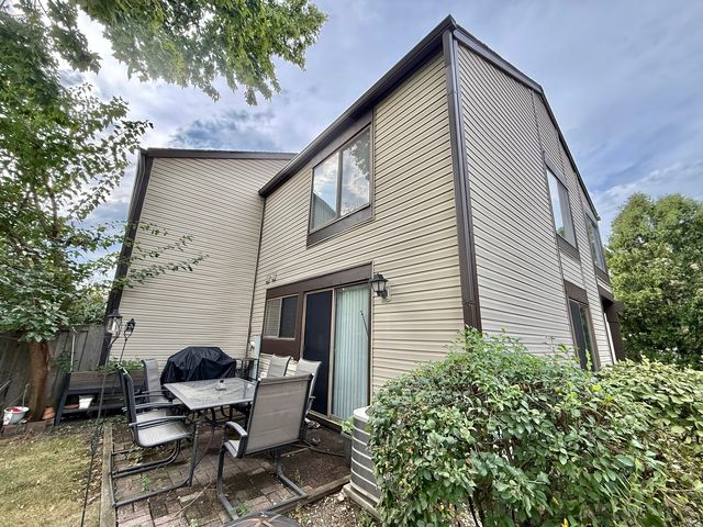 752 Biloxie Court 752, Carol Stream, IL 60188