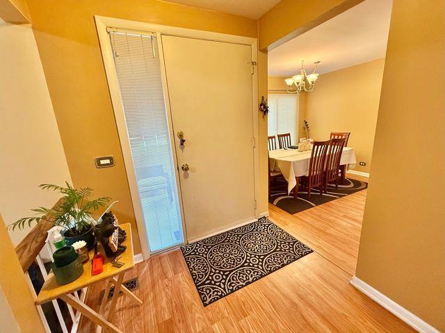 752 Biloxie Court 752, Carol Stream, IL 60188
