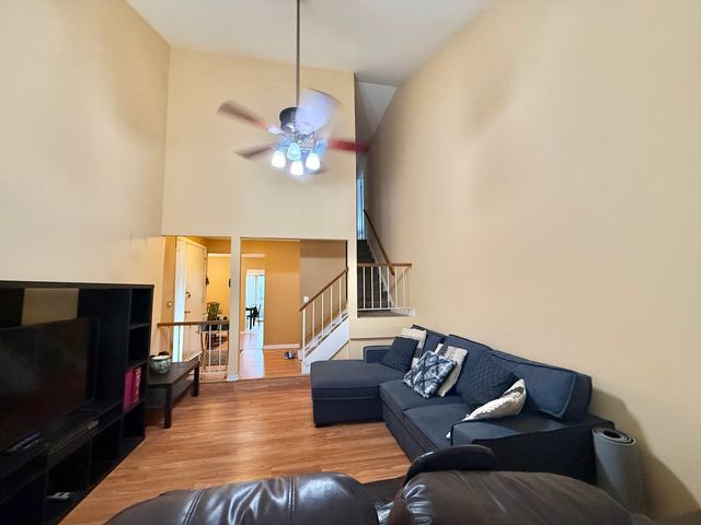 752 Biloxie Court 752, Carol Stream, IL 60188