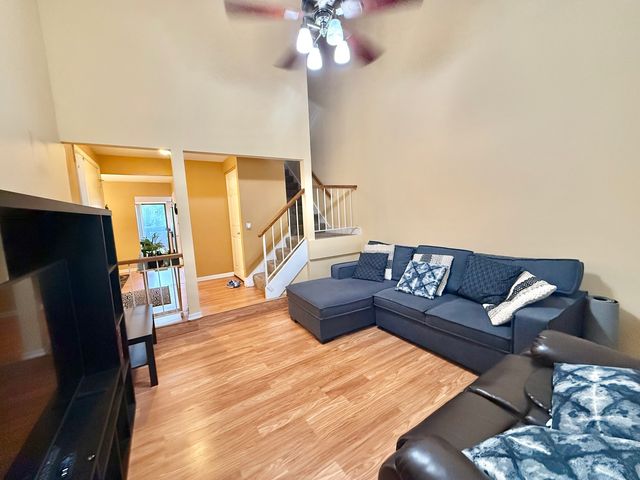 752 Biloxie Court 752, Carol Stream, IL 60188