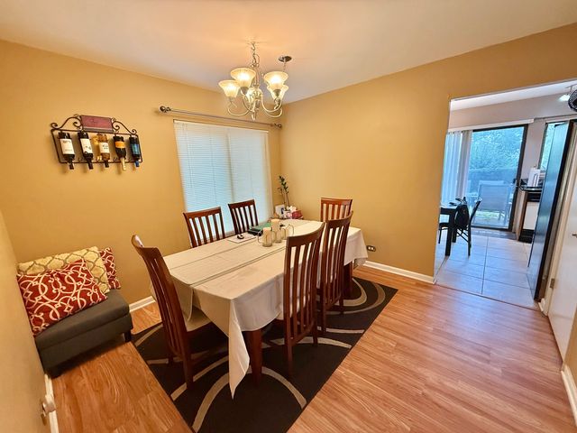 752 Biloxie Court 752, Carol Stream, IL 60188