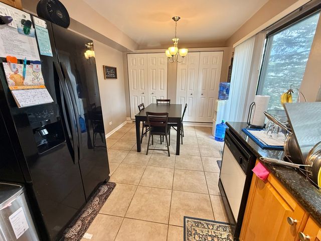752 Biloxie Court 752, Carol Stream, IL 60188