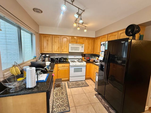 752 Biloxie Court 752, Carol Stream, IL 60188