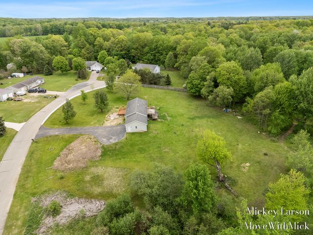 1382 Dairy Lane NE, Cedar Springs, MI 49319