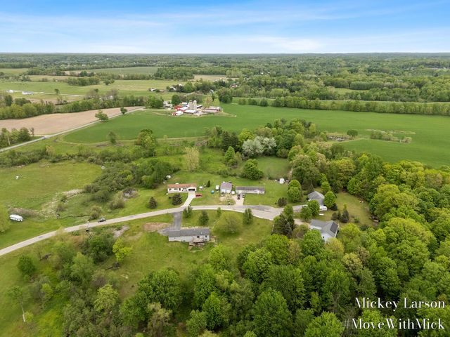 1382 Dairy Lane NE, Cedar Springs, MI 49319