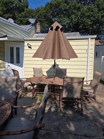 2467 New York Avenue, Melville, NY 11747