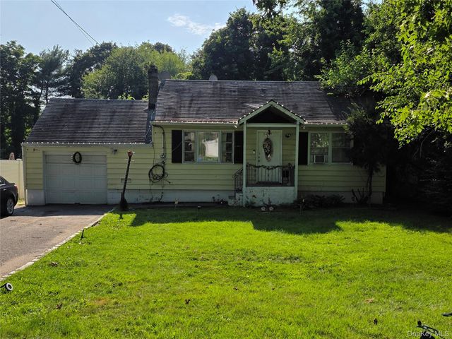 2467 New York Avenue, Melville, NY 11747