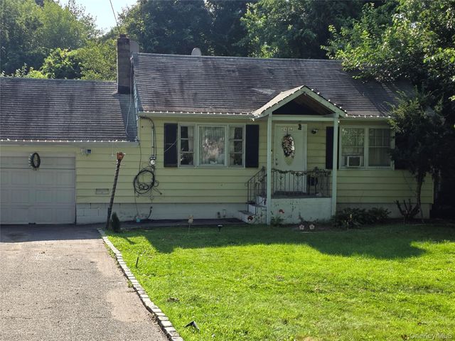 2467 New York Avenue, Melville, NY 11747