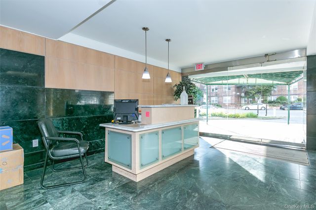 88 Cuttermill Road 418, Great Neck, NY 11021