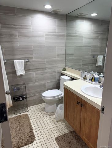 88 Cuttermill Road 418, Great Neck, NY 11021